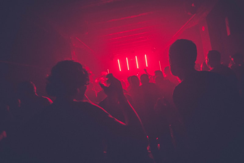 Bar dansant Lyon — où danser et boire un verre le soir